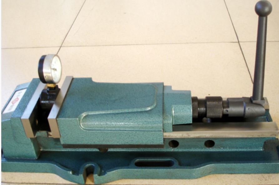 Hydraulinen ruuvipuristin