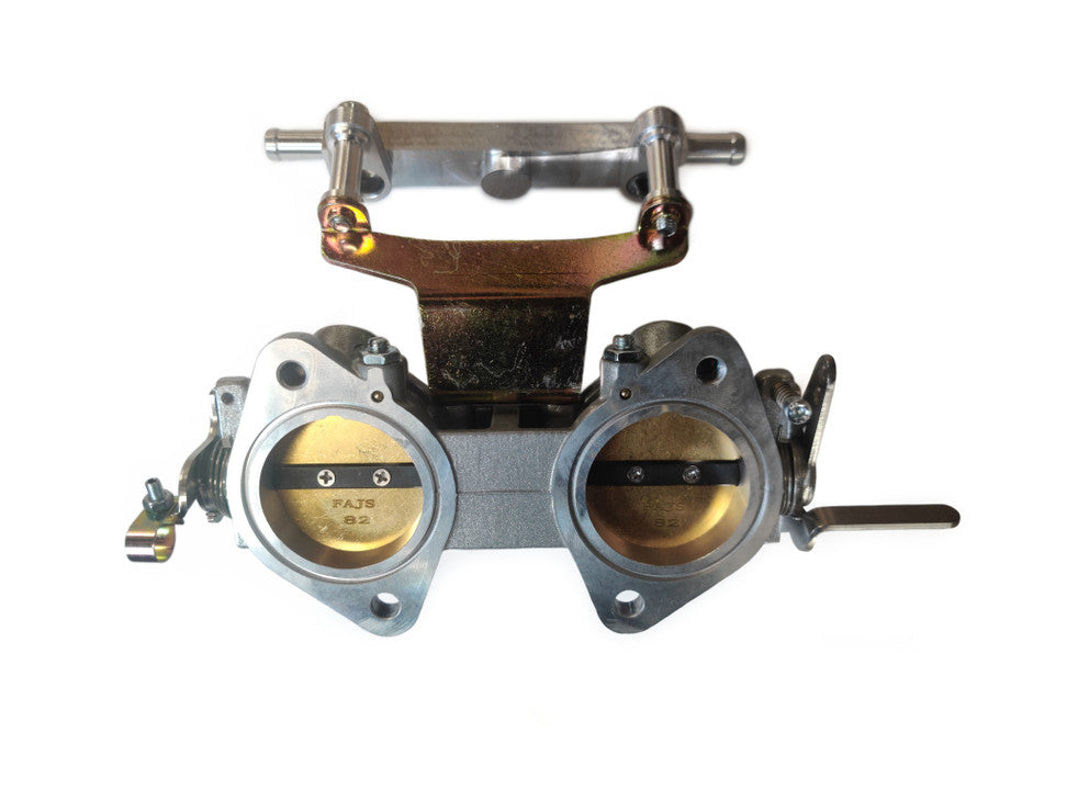 Fajs kaasuttimen matala läppärunko edestä kuvattuna