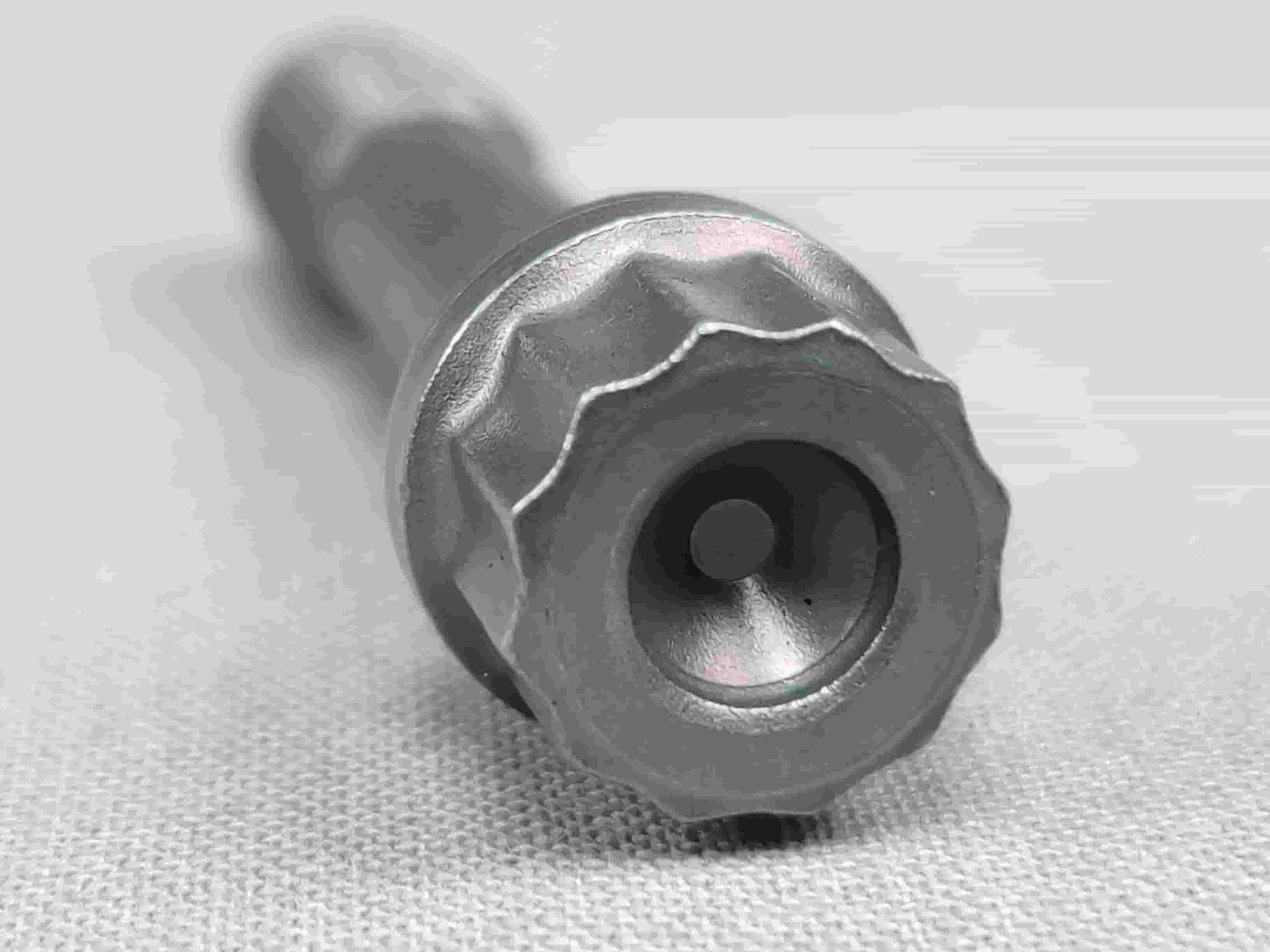 Kiertokangen pultti 3/8" 1,6"