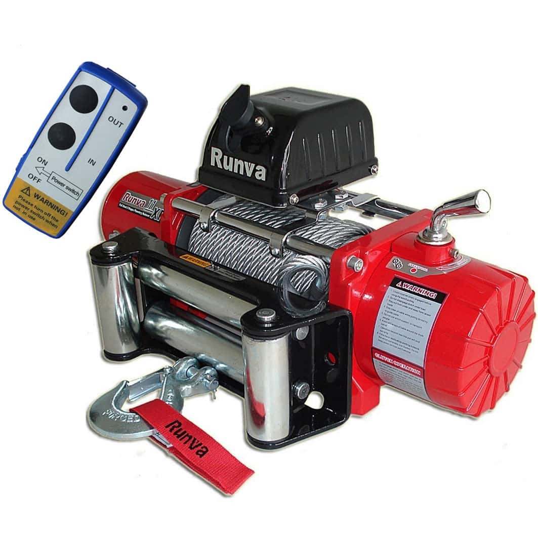 Runva 11xp merkkinen punainen sähkövinssi joka tarkoitettu offroad käyttöön. Mukana rullakita, vinssivaijeri ja kaukosäädin.