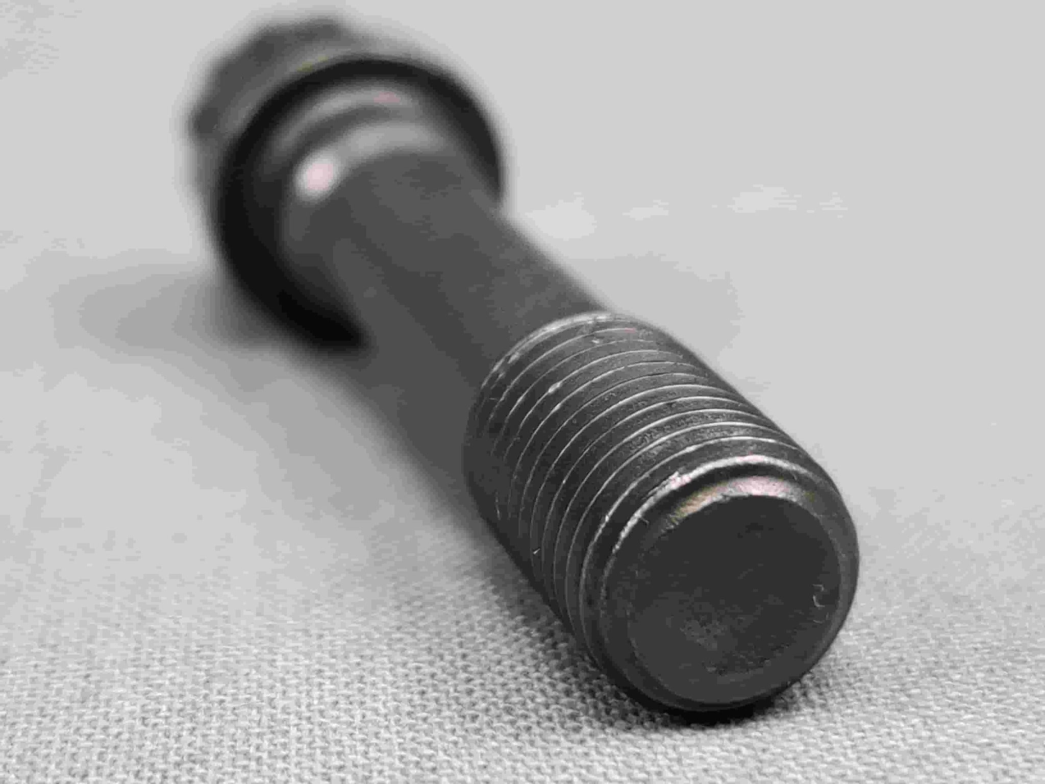 Kiertokangen pultti 3/8" 1,6"