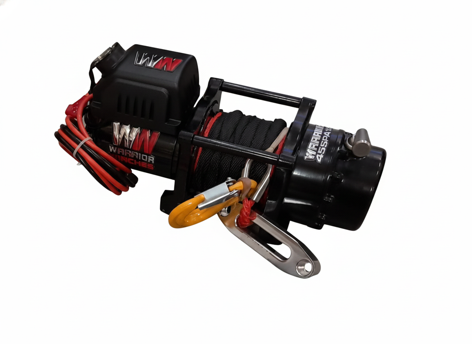 Warrior Ninja 4500 sähkövinssi musta ja mustalla vinssiköydellä