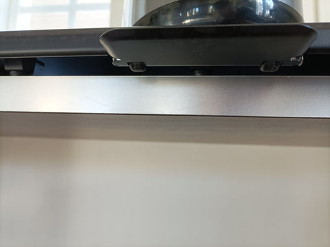 Liukualusta rullaava kitchen appliance sliding tray